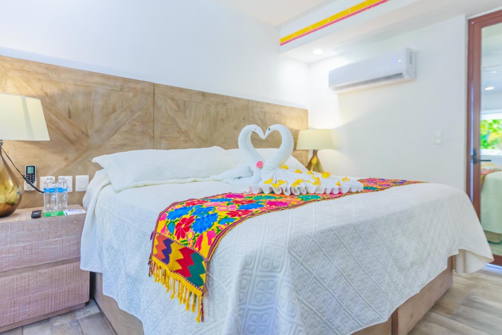 Hotel Paradise Suites Isla Mujeres Exterior photo